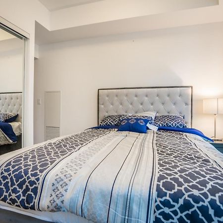 Aaira Suites Торонто Экстерьер фото