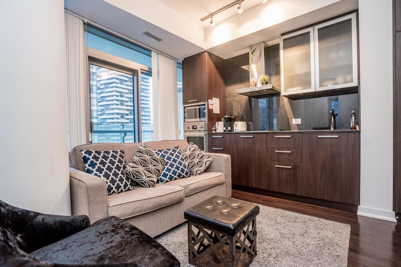 Aaira Suites Торонто Экстерьер фото