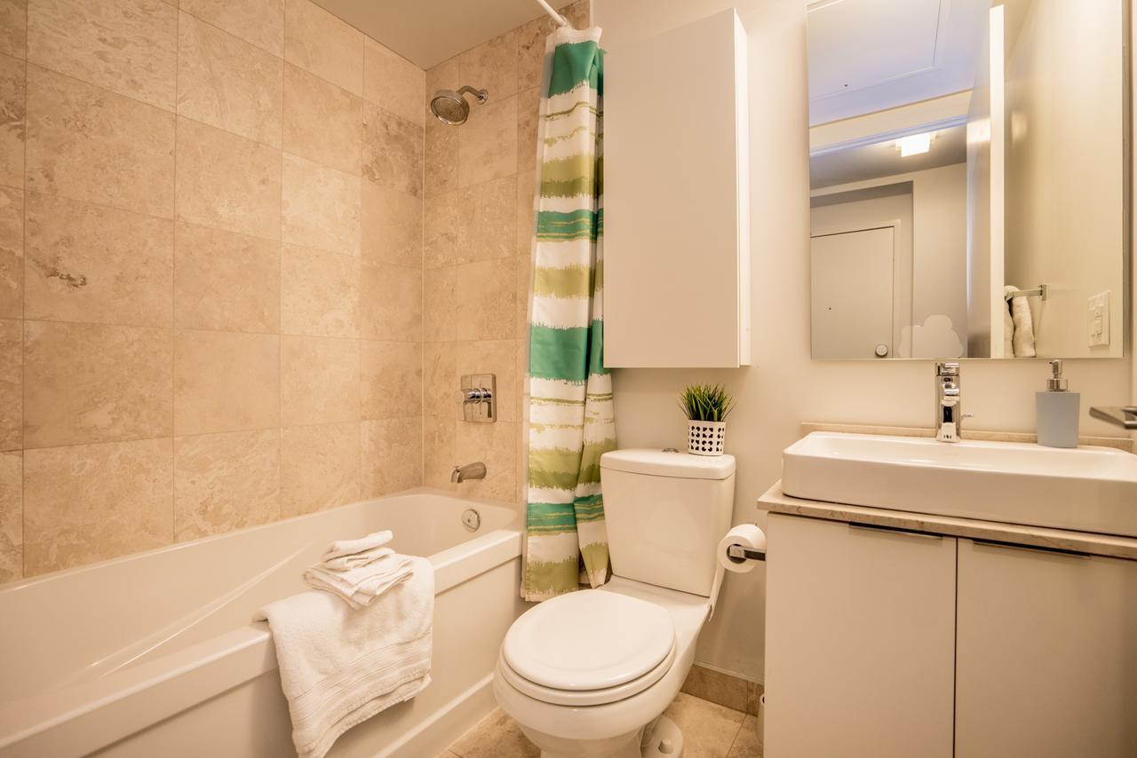 Aaira Suites Торонто Экстерьер фото