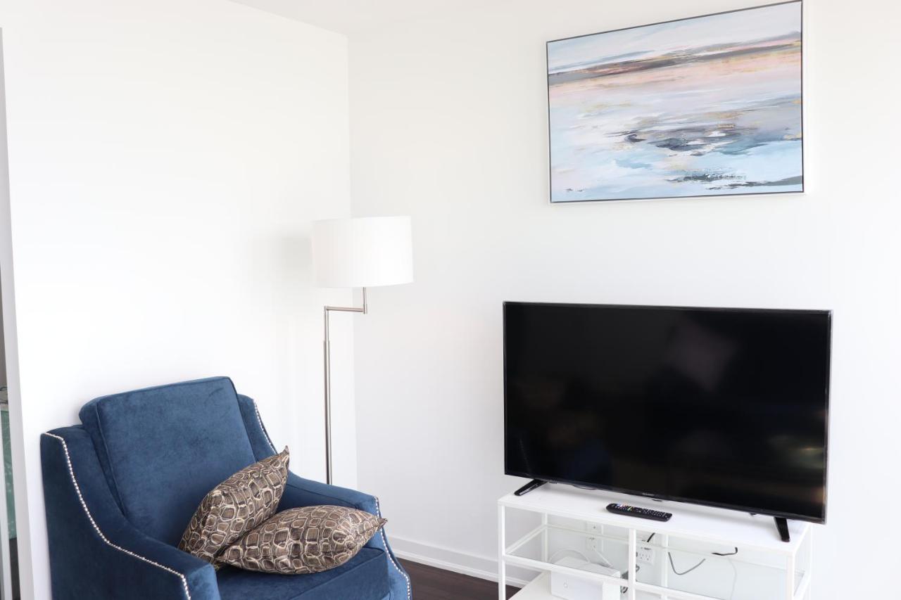 Aaira Suites Торонто Экстерьер фото