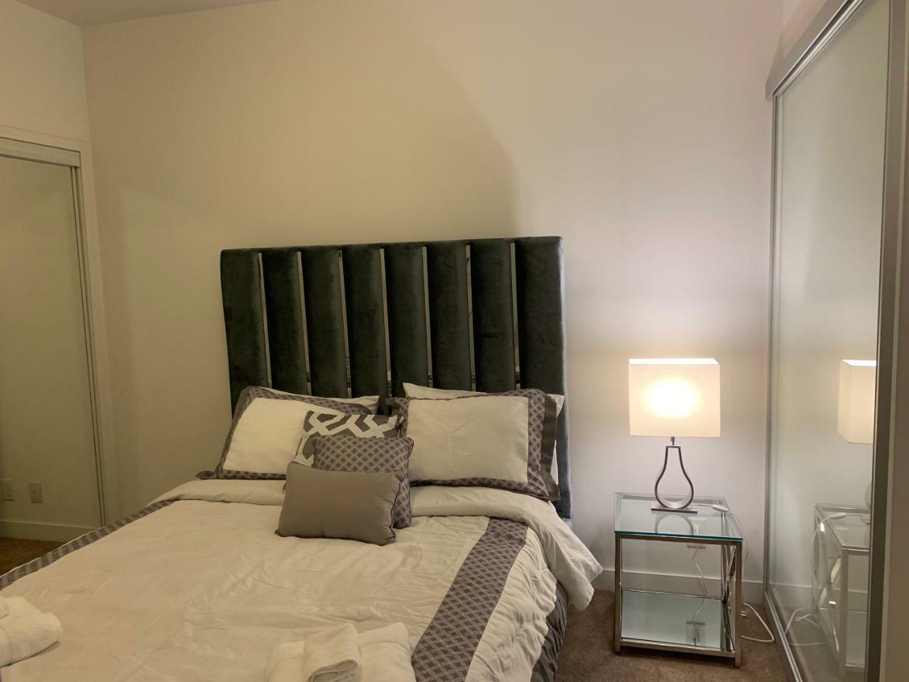 Aaira Suites Торонто Экстерьер фото