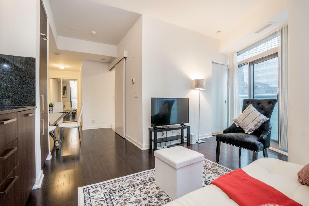 Aaira Suites Торонто Экстерьер фото