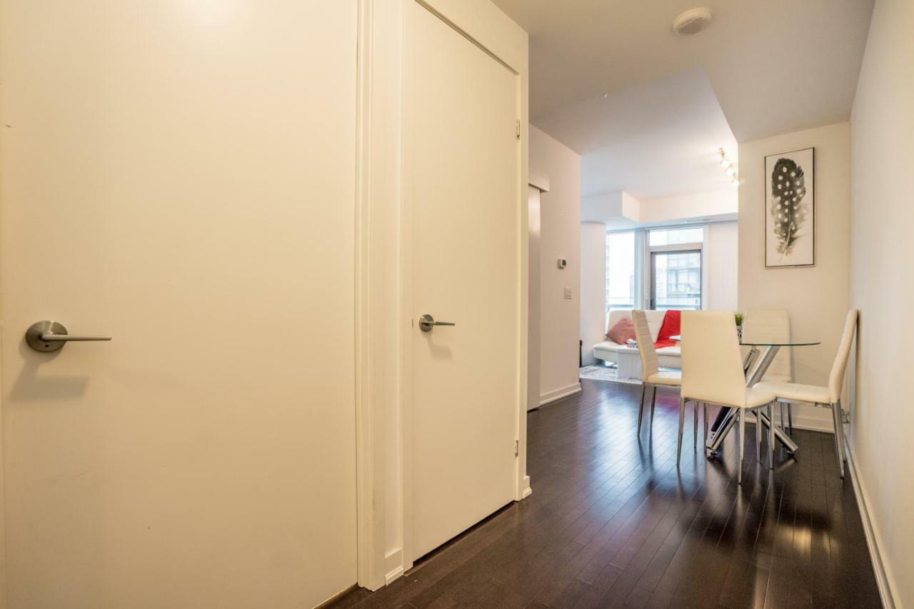 Aaira Suites Торонто Экстерьер фото