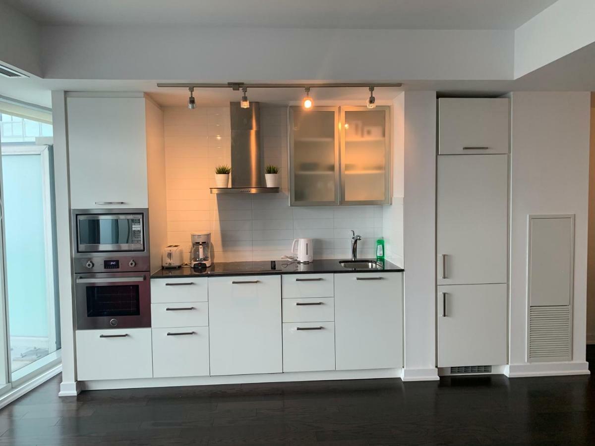 Aaira Suites Торонто Экстерьер фото